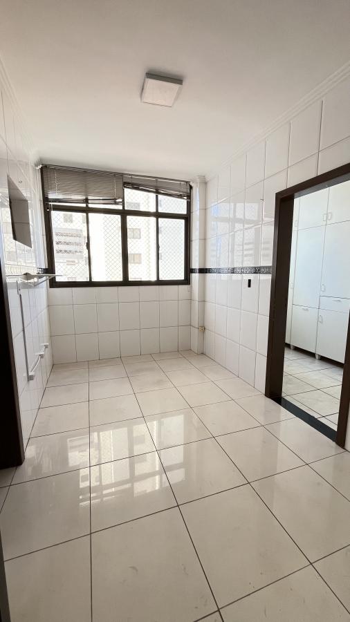 Apartamento à venda com 3 quartos, 143m² - Foto 25