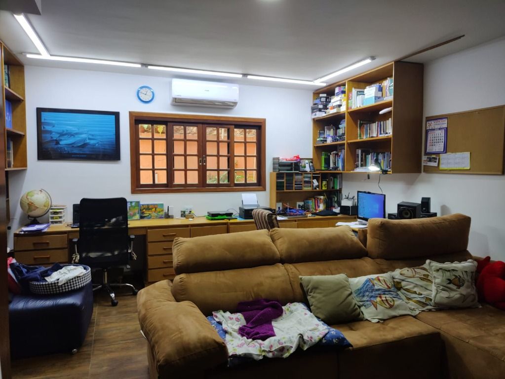 Casa de Condomínio à venda com 3 quartos, 230m² - Foto 4