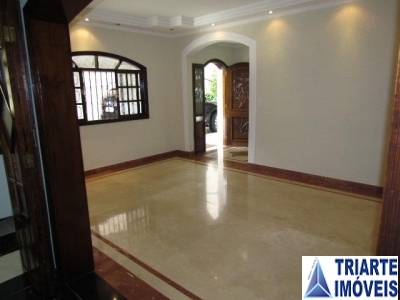 Sobrado à venda com 4 quartos, 230m² - Foto 1