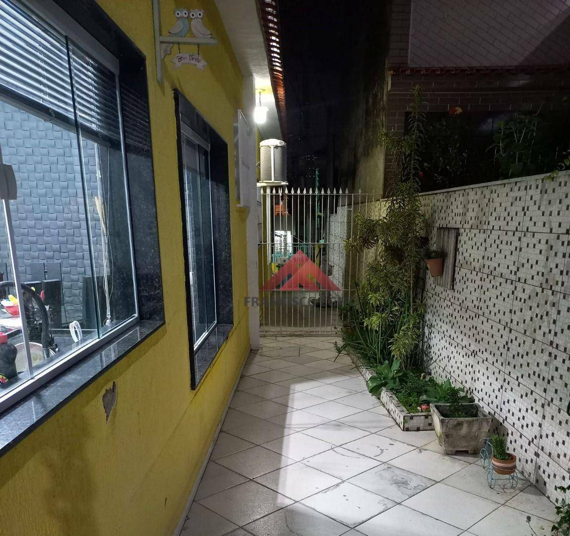 Casa à venda com 2 quartos, 90m² - Foto 13