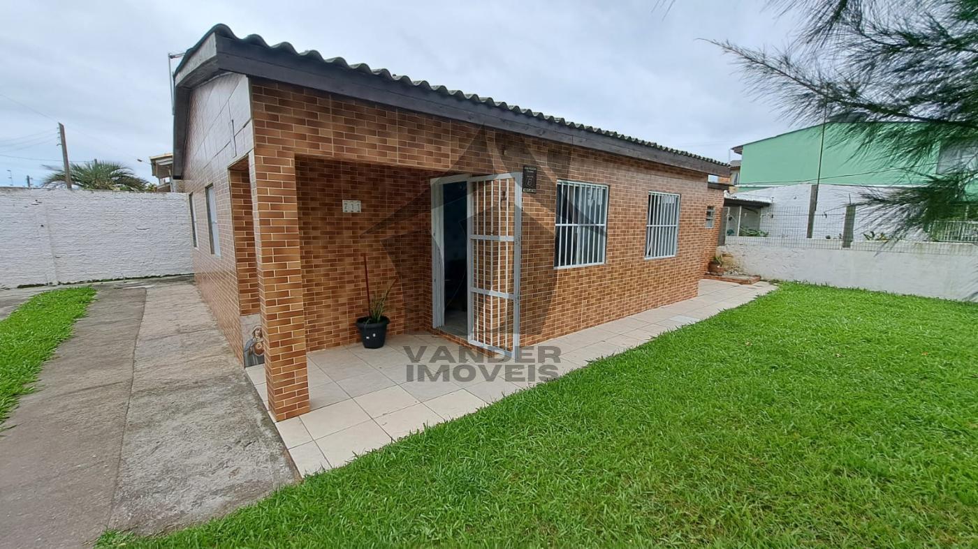 Casa à venda com 3 quartos, 225m² - Foto 1