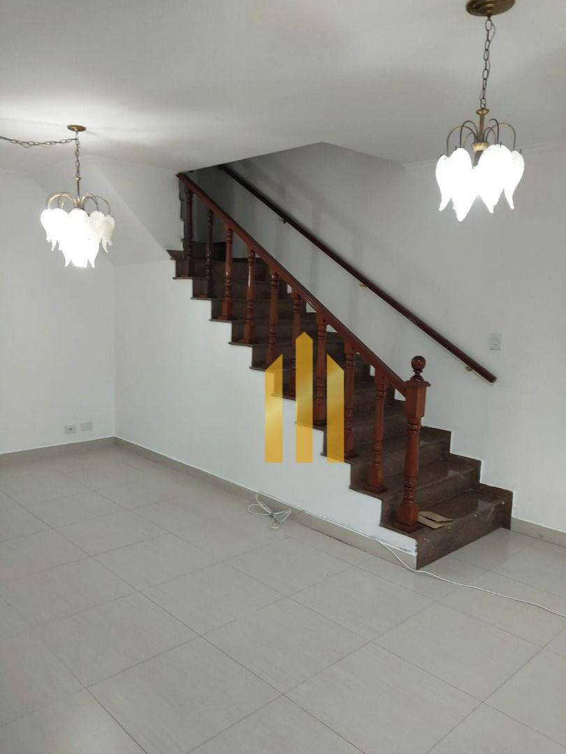 Sobrado à venda e aluguel com 3 quartos, 180m² - Foto 71