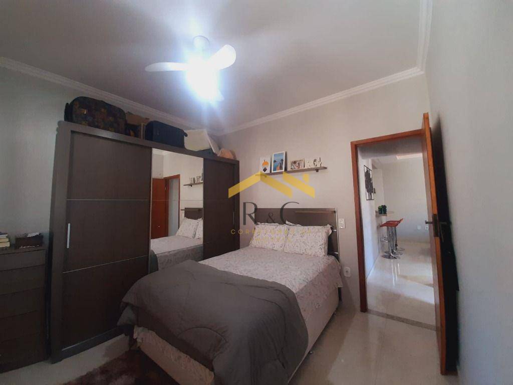 Apartamento à venda com 2 quartos, 65m² - Foto 17