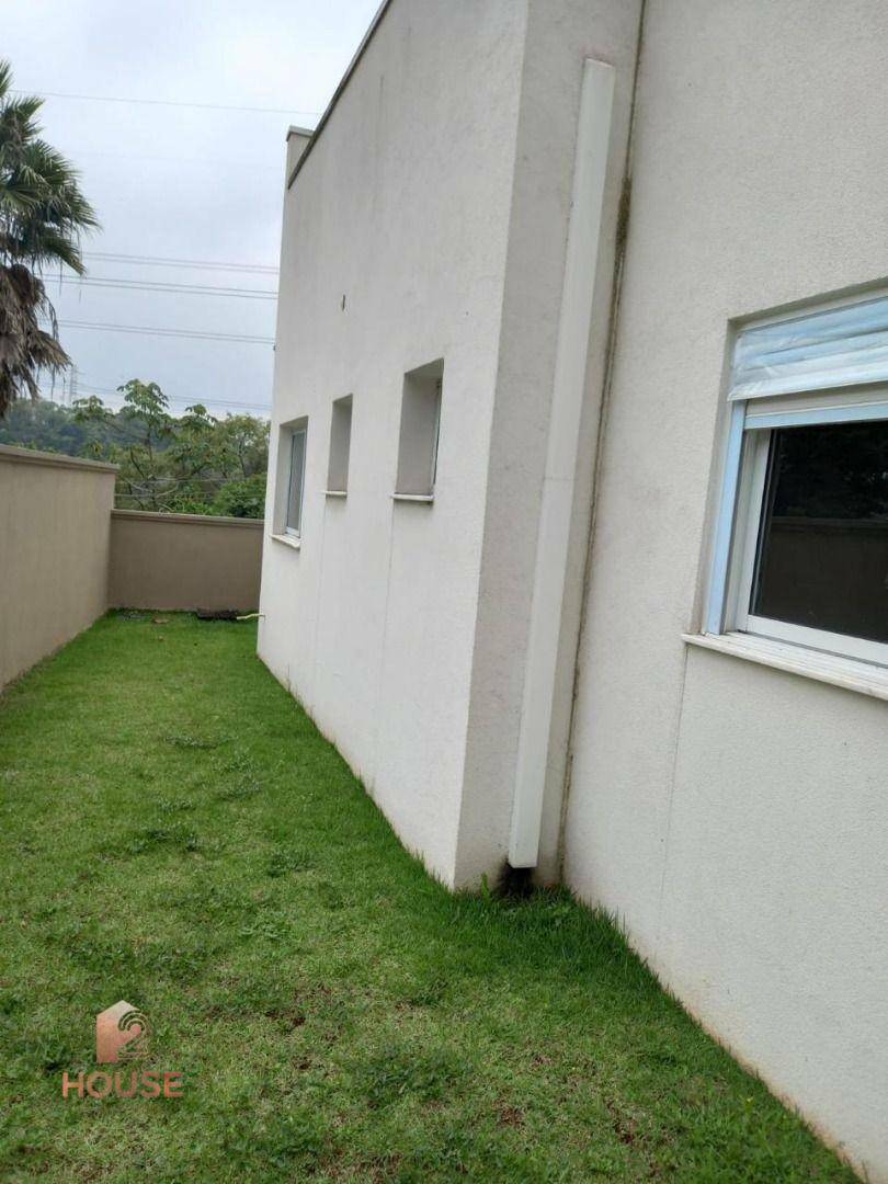 Casa de Condomínio à venda com 3 quartos, 250m² - Foto 6