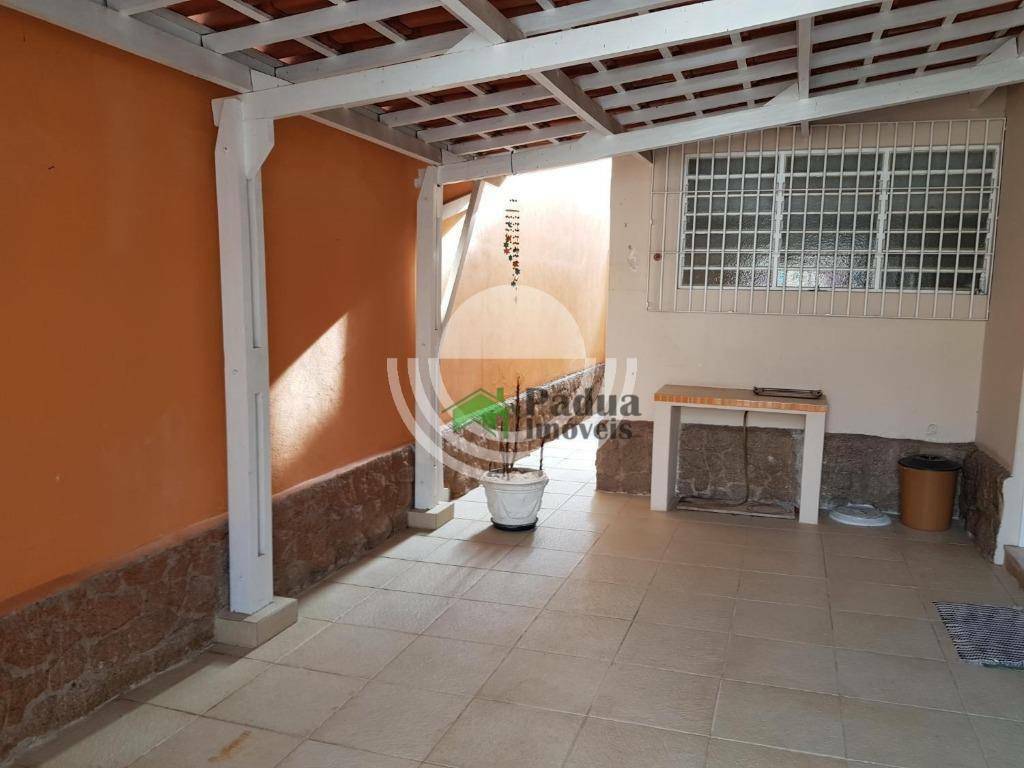 Casa à venda com 4 quartos, 250m² - Foto 4