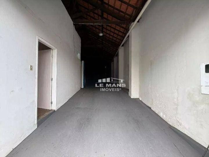 Depósito-Galpão-Armazém para alugar, 224m² - Foto 1