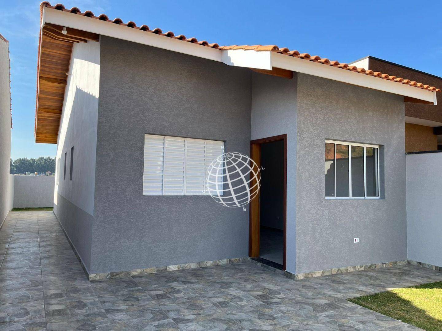 Casa à venda com 2 quartos, 60m² - Foto 2