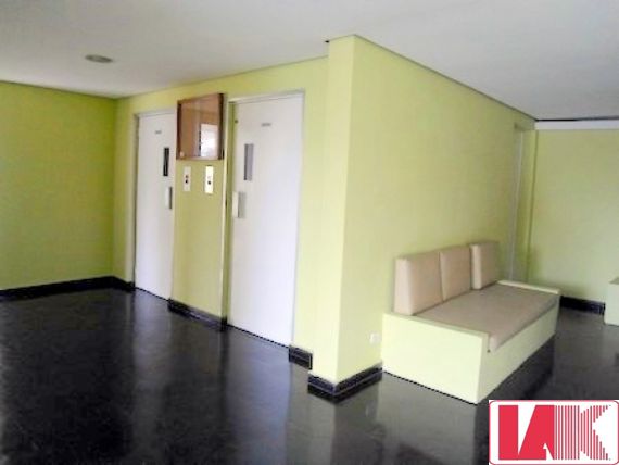 Apartamento à venda com 2 quartos, 67m² - Foto 3