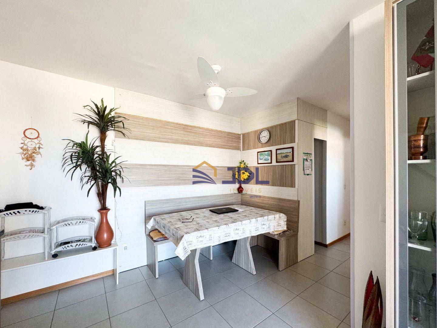 Apartamento à venda com 2 quartos, 70m² - Foto 4