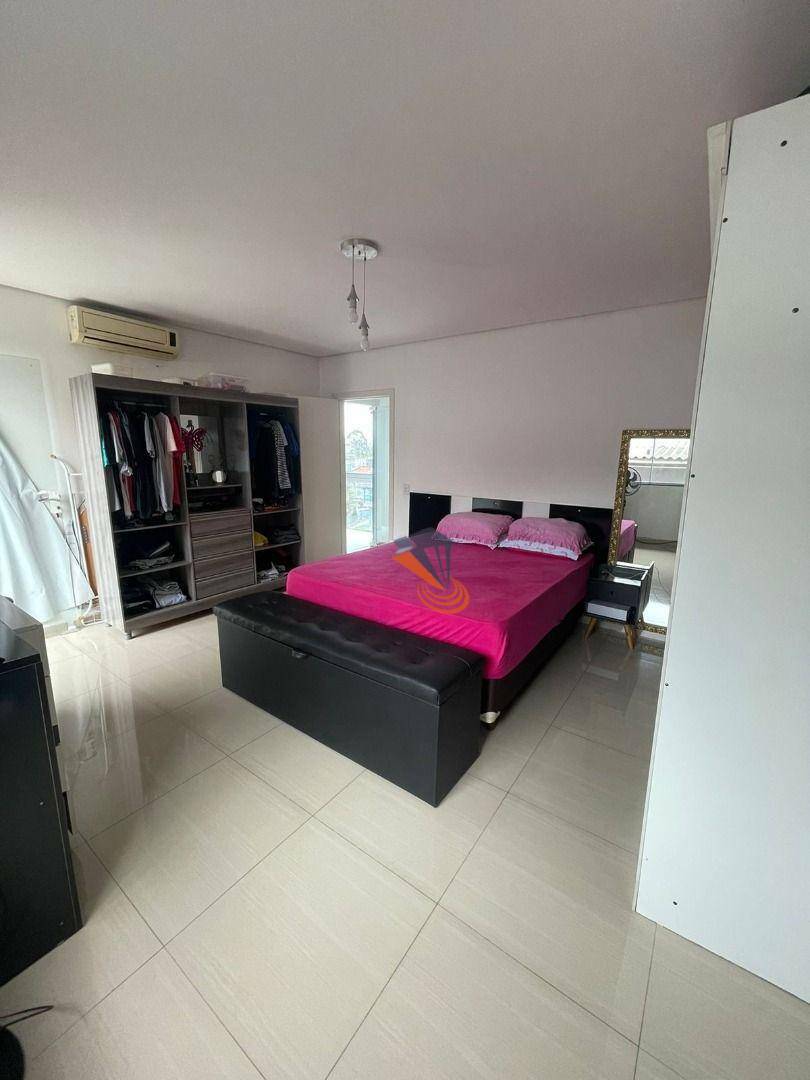 Casa à venda com 5 quartos, 218m² - Foto 25