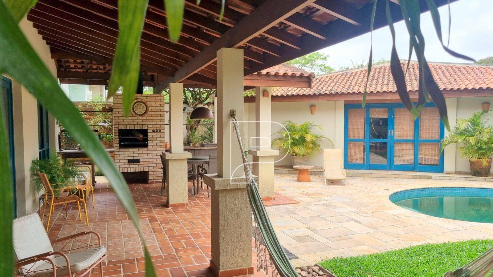 Casa de Condomínio à venda com 4 quartos, 315m² - Foto 1