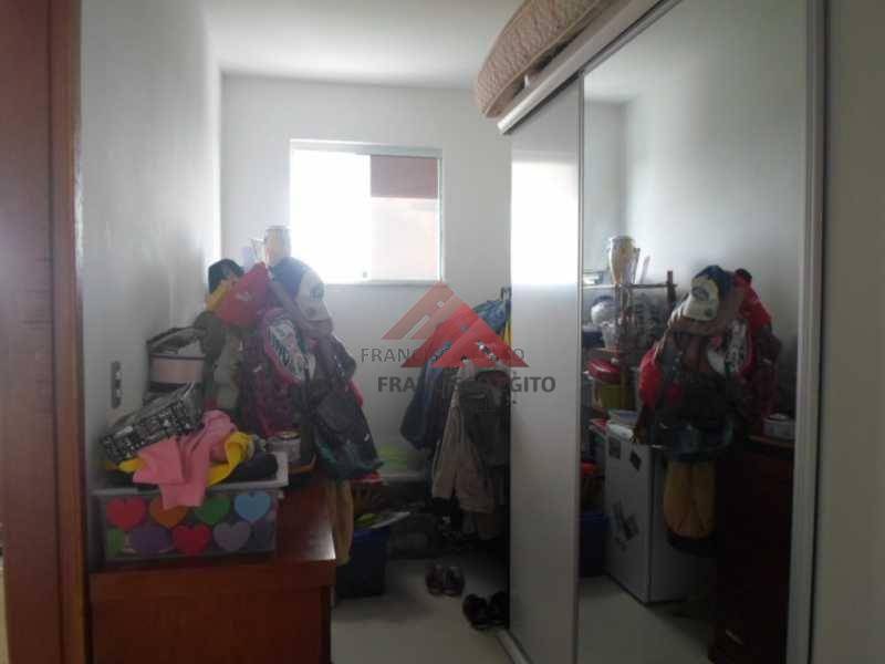 Casa de Condomínio à venda com 2 quartos, 300m² - Foto 13