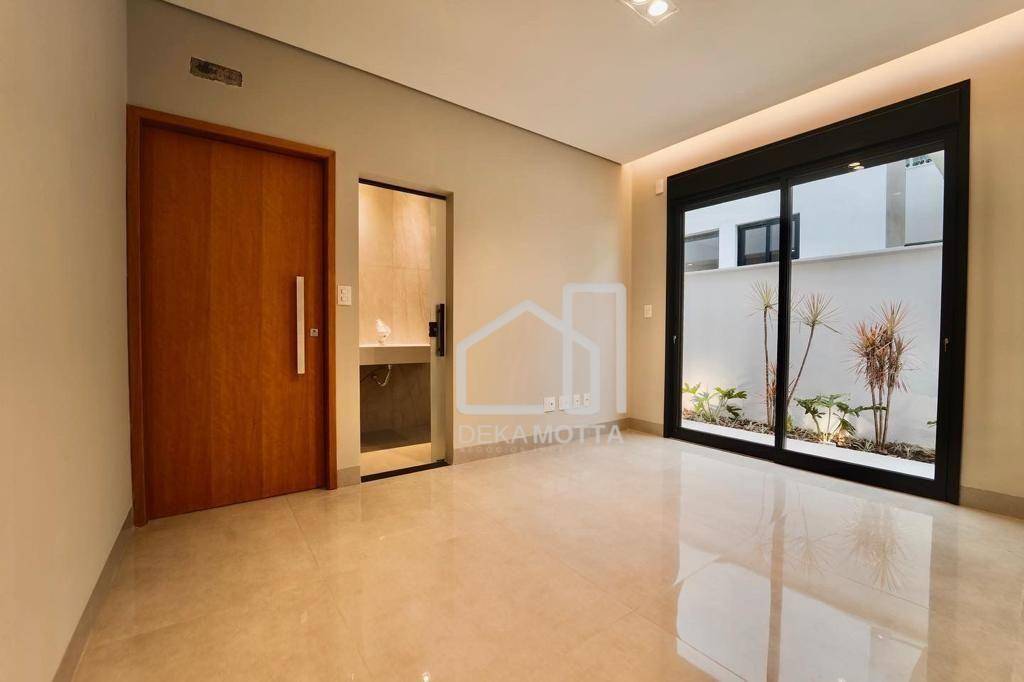 Casa à venda com 4 quartos, 230m² - Foto 4