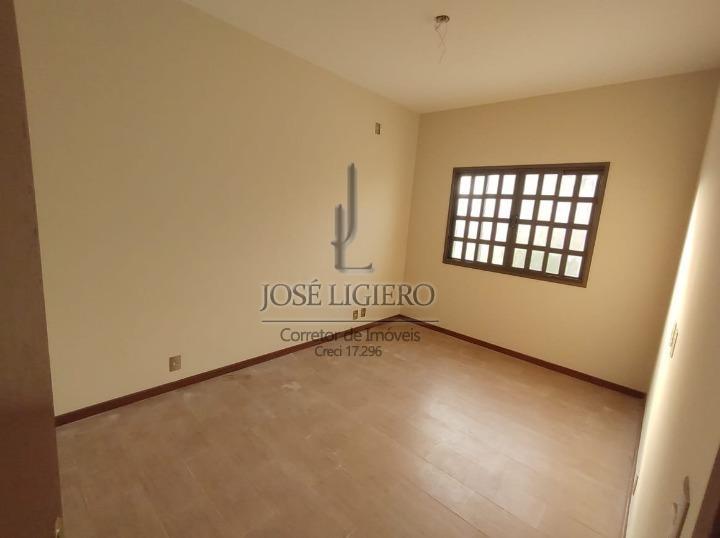 Casa à venda com 4 quartos, 180m² - Foto 12