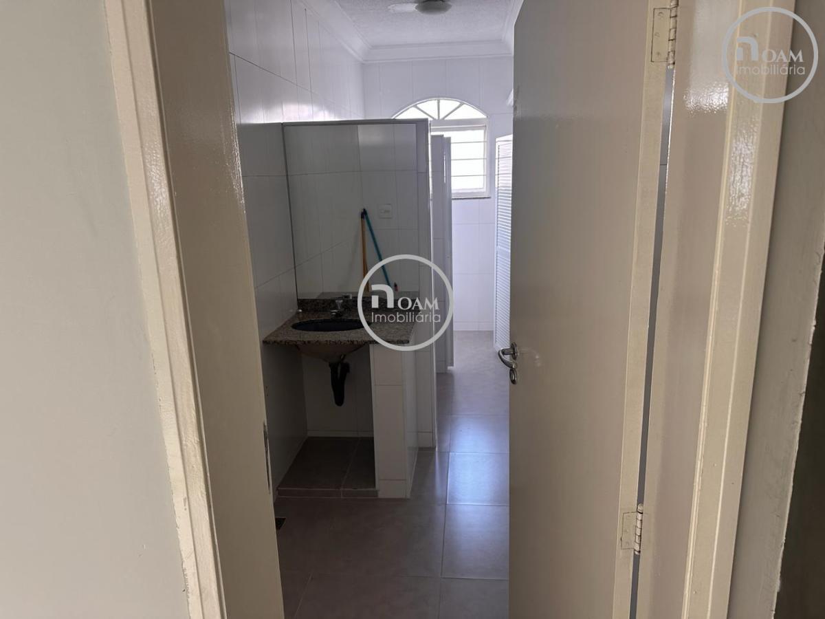 Casa para alugar com 3 quartos, 560m² - Foto 25