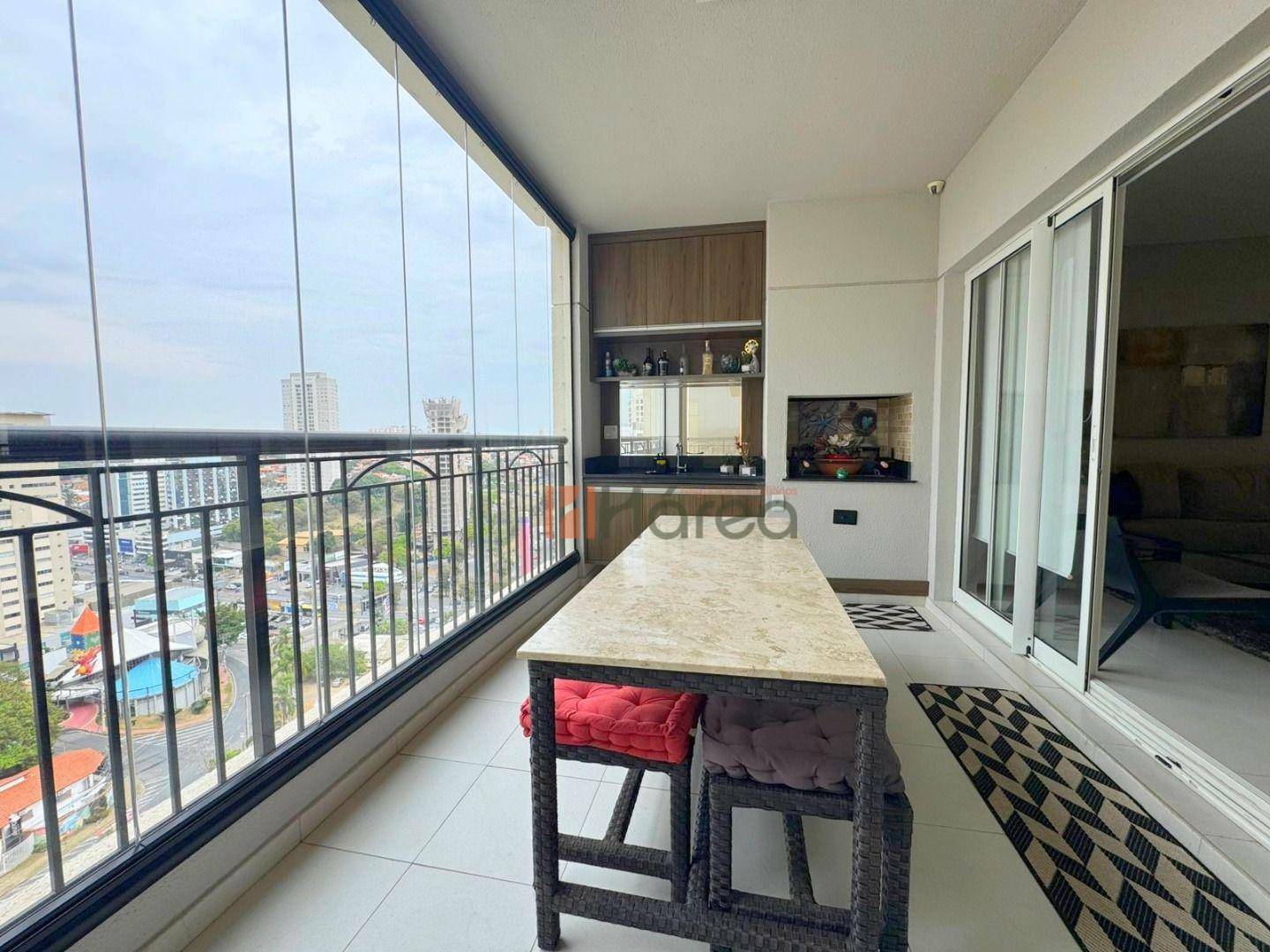 Apartamento, 3 quartos, 196 m² - Foto 1