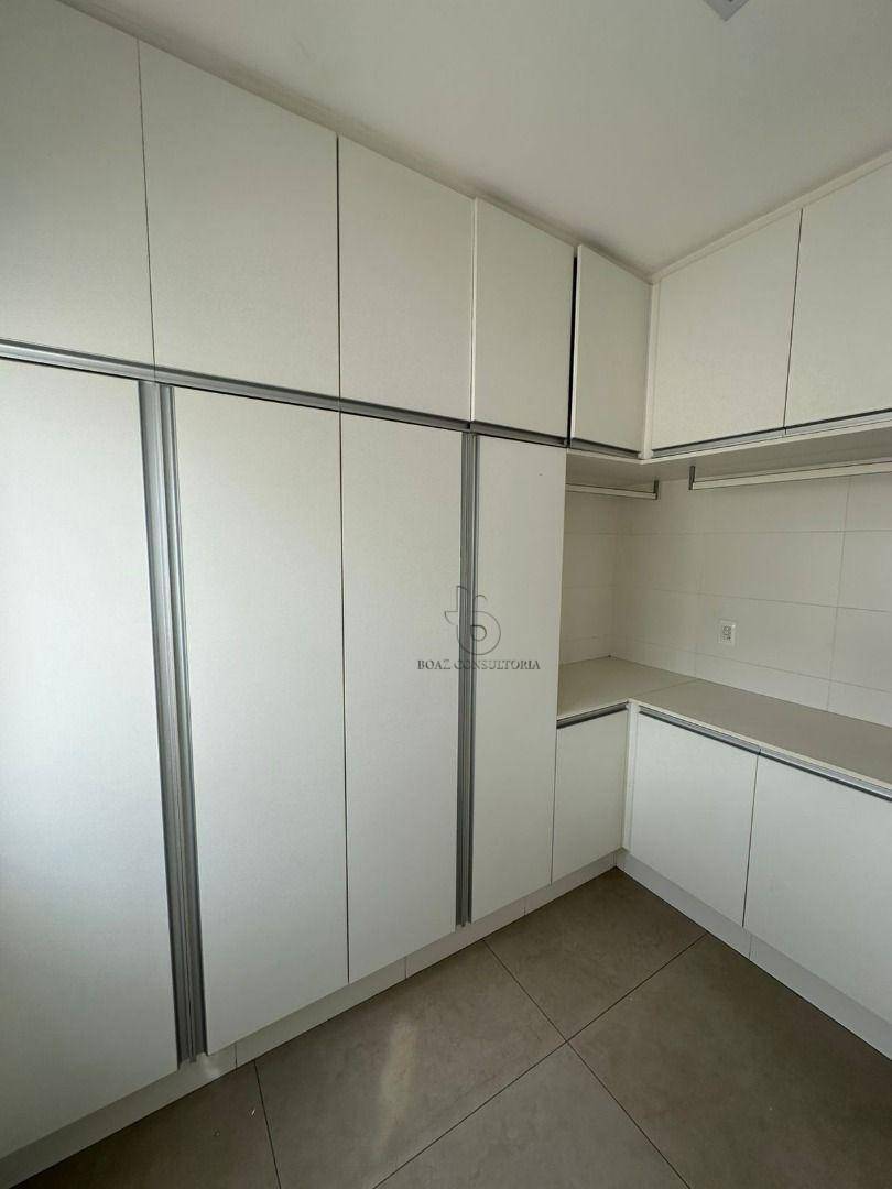 Casa de Condomínio para alugar com 5 quartos, 460m² - Foto 28