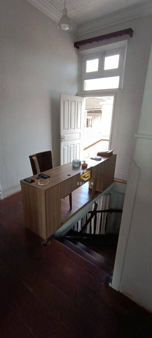 Casa à venda com 4 quartos, 200m² - Foto 22