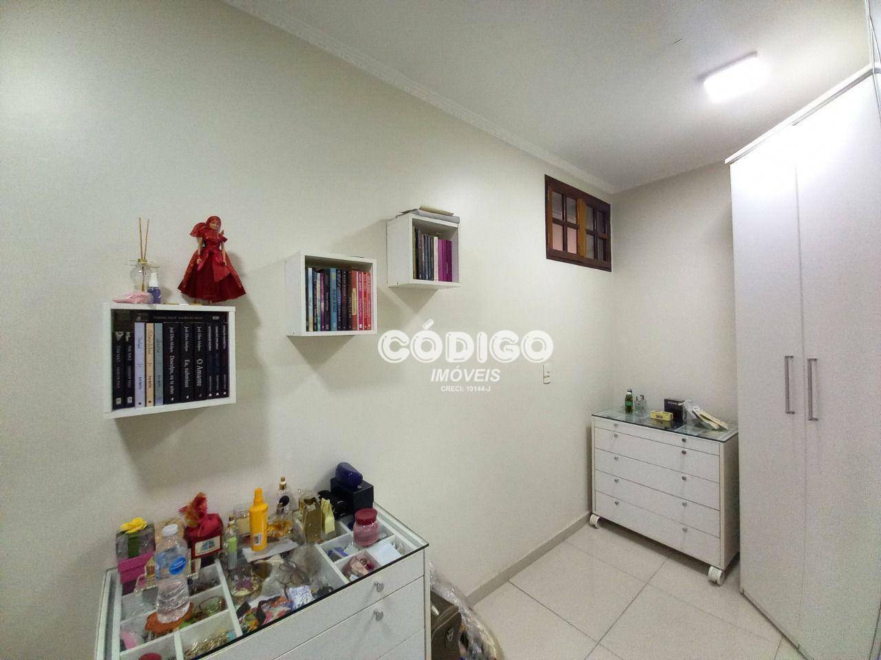 Casa para alugar com 4 quartos, 420m² - Foto 26