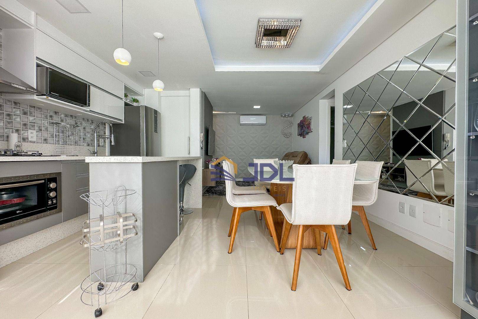 Apartamento à venda com 3 quartos, 81m² - Foto 3