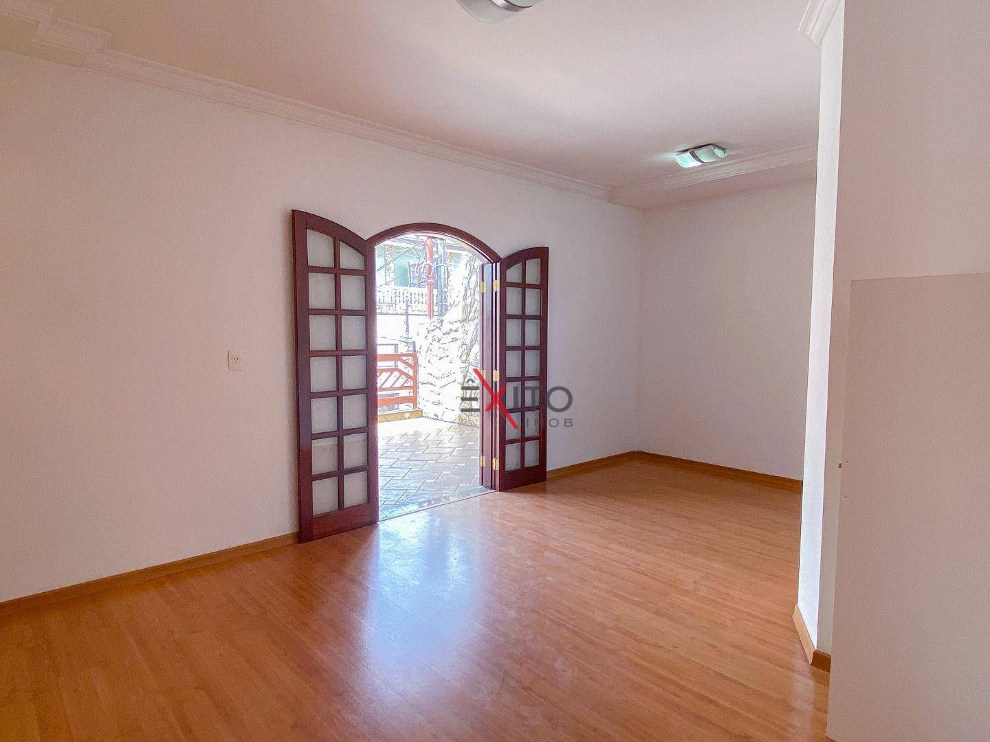 Casa à venda com 3 quartos, 186m² - Foto 9