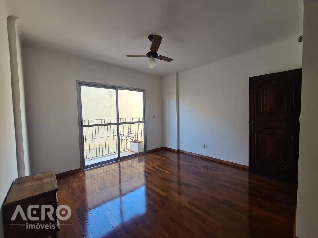 Apartamento à venda com 3 quartos, 107m² - Foto 1