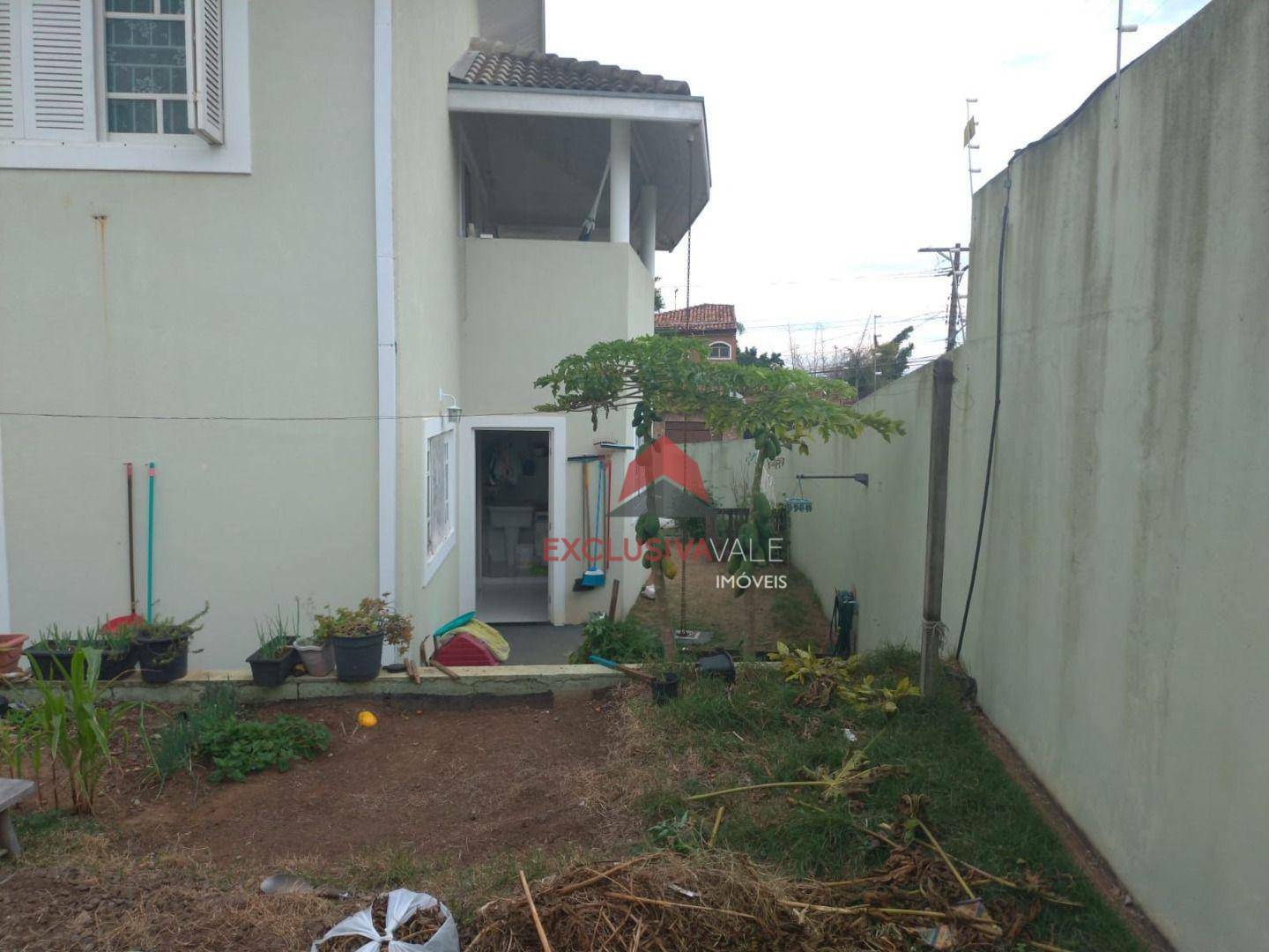 Casa à venda com 3 quartos, 158m² - Foto 3