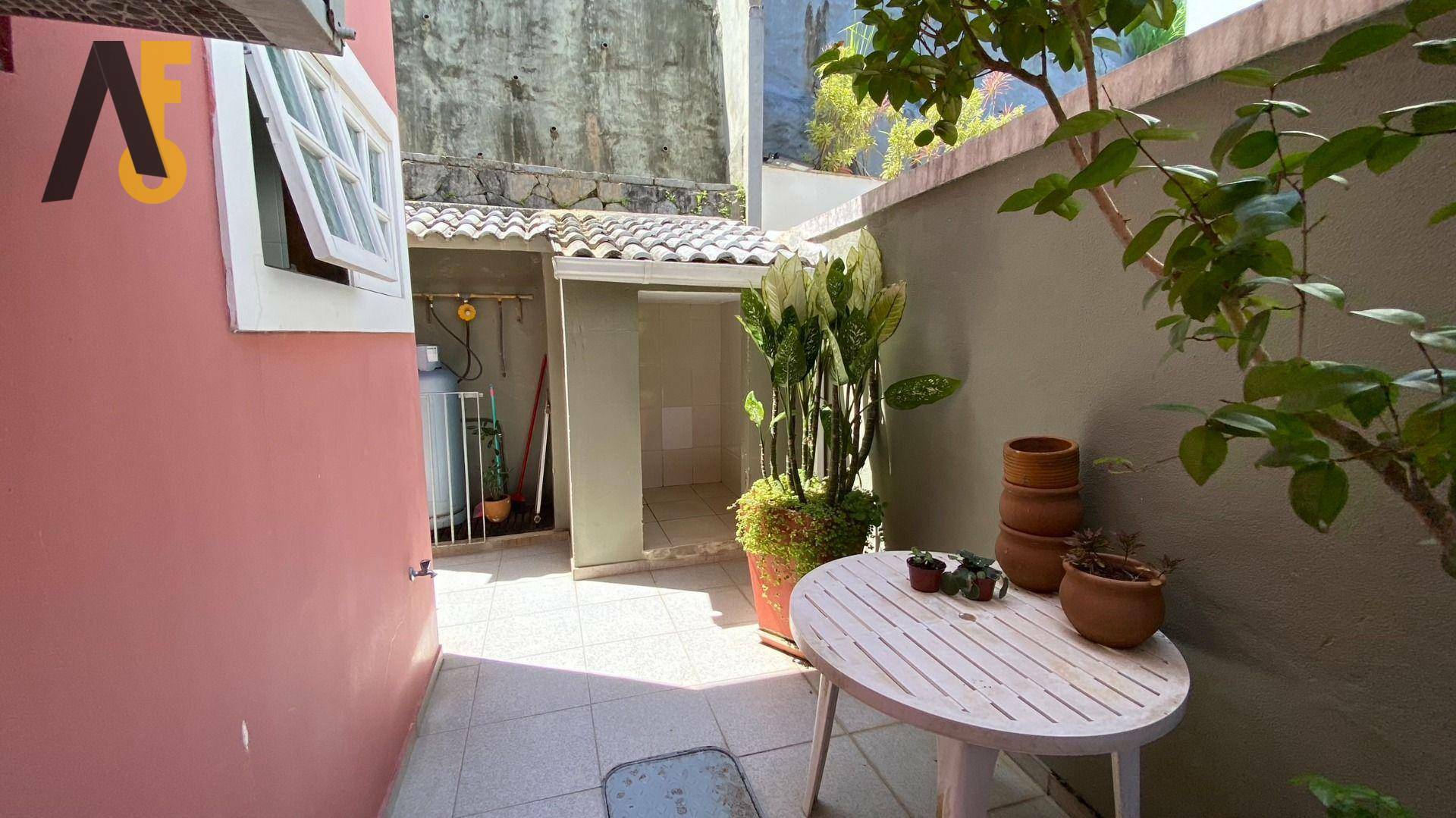 Casa de Condomínio à venda com 3 quartos, 259m² - Foto 29