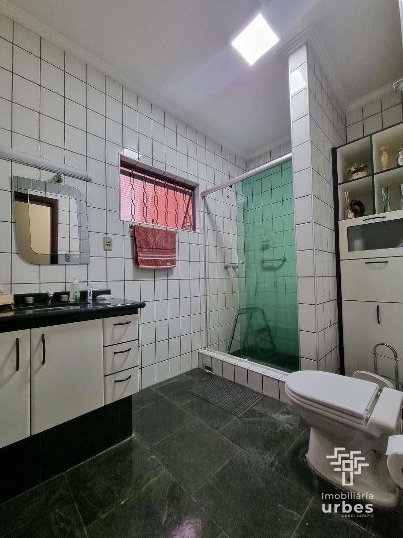 Casa à venda com 3 quartos, 180m² - Foto 12