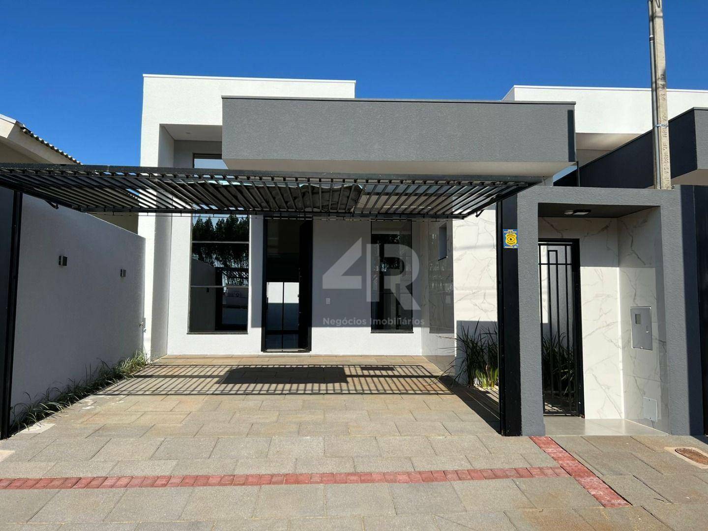 Casa à venda com 3 quartos, 93m² - Foto 1