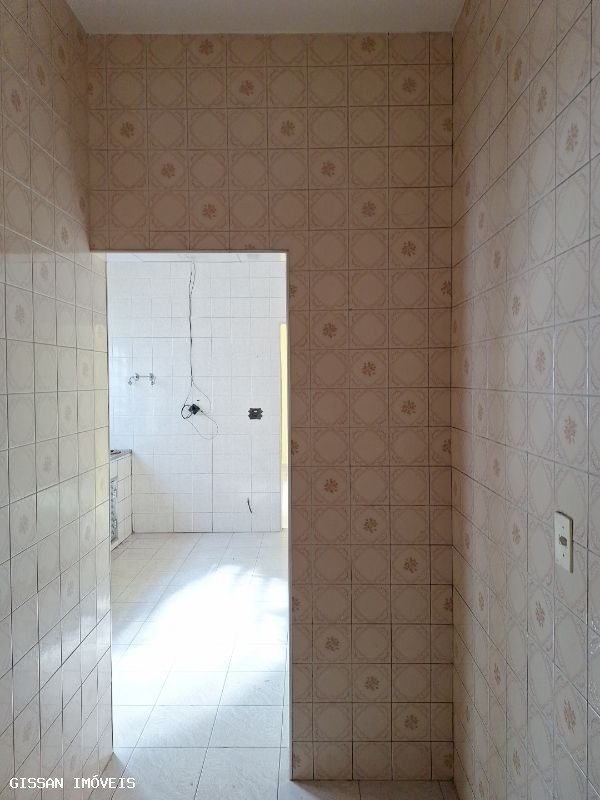 Casa à venda com 2 quartos, 125m² - Foto 13