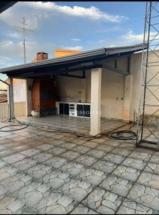 Casa à venda com 3 quartos, 144m² - Foto 1