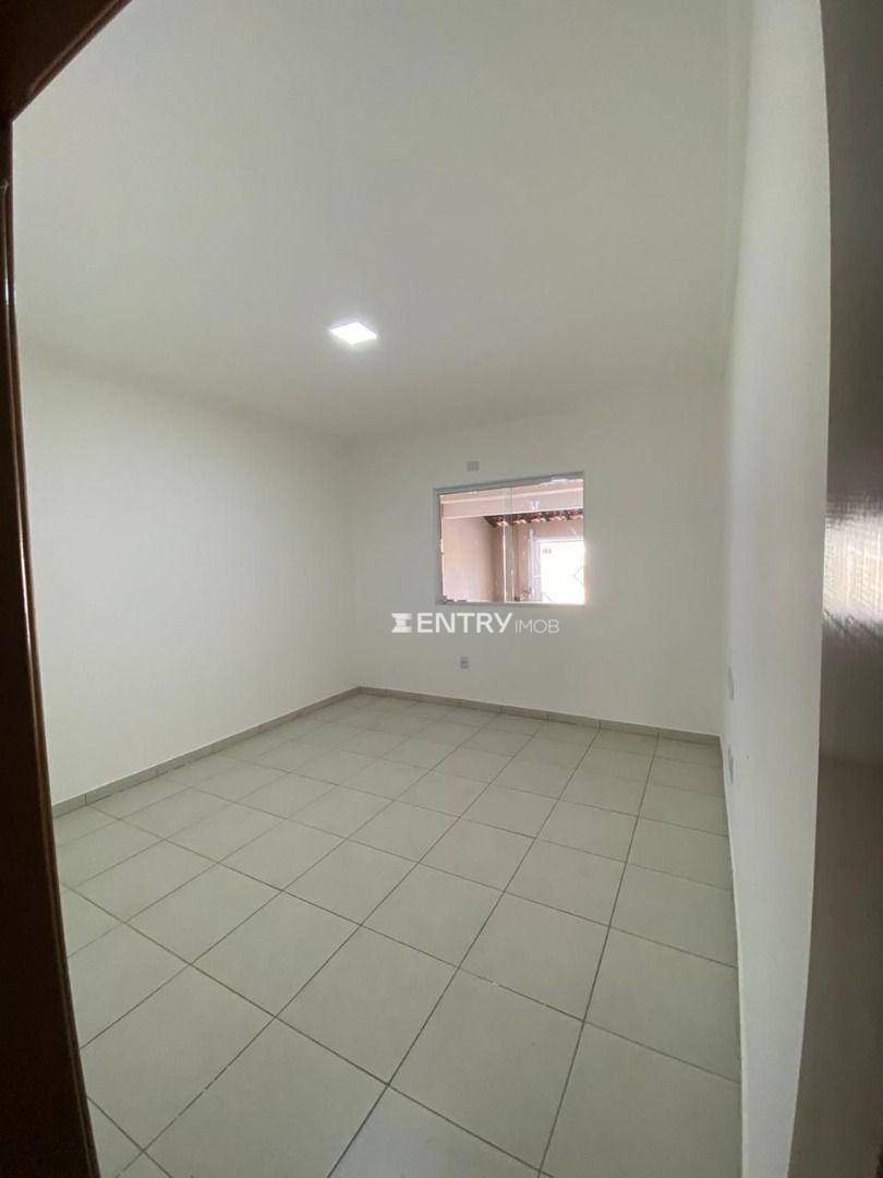 Casa à venda com 4 quartos, 272m² - Foto 2