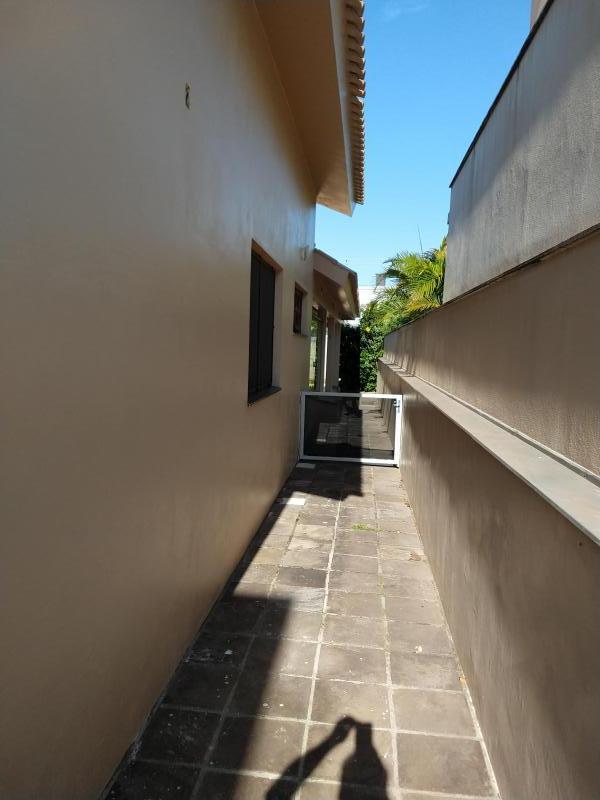 Casa de Condomínio à venda com 3 quartos, 250m² - Foto 18