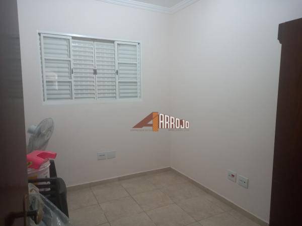 Casa à venda com 3 quartos, 230m² - Foto 12