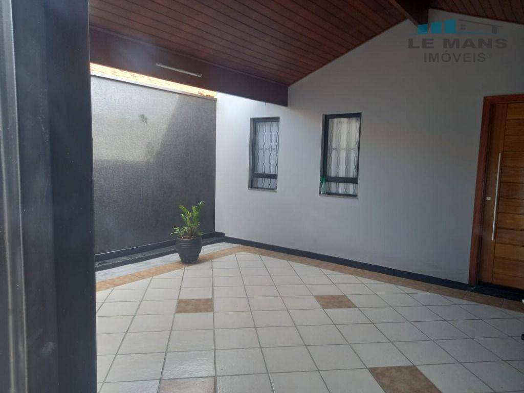 Casa à venda com 3 quartos, 97m² - Foto 2