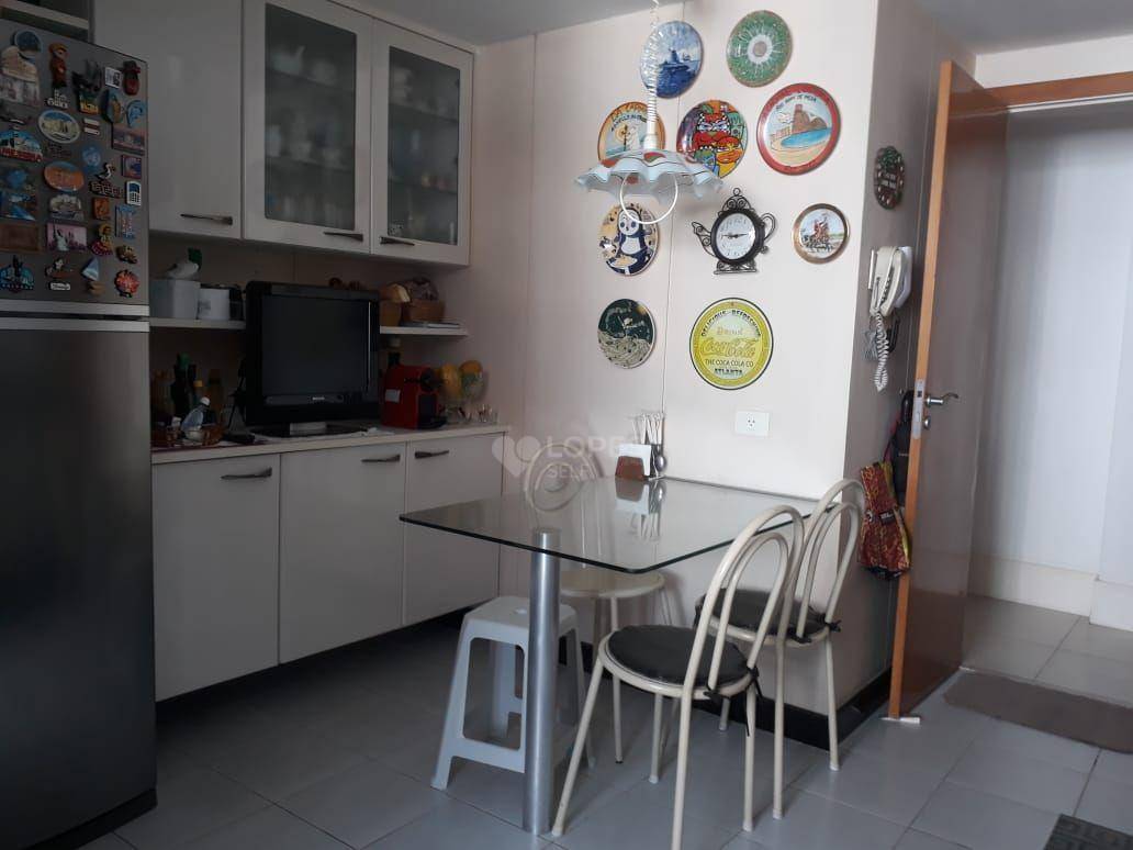 Apartamento à venda com 4 quartos, 150m² - Foto 12