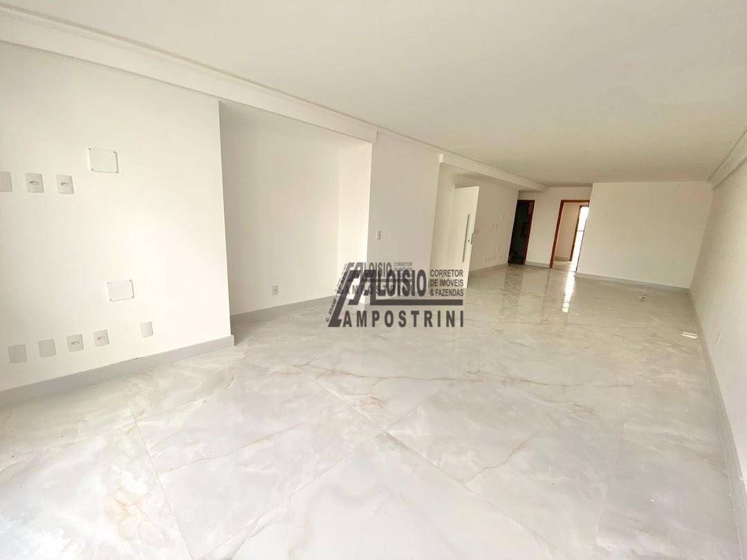 Apartamento à venda com 3 quartos, 170m² - Foto 4