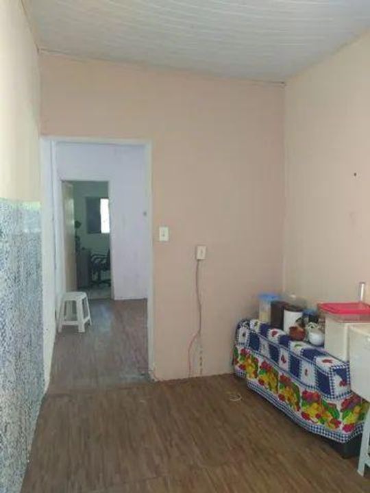 Casa à venda com 2 quartos, 210m² - Foto 1