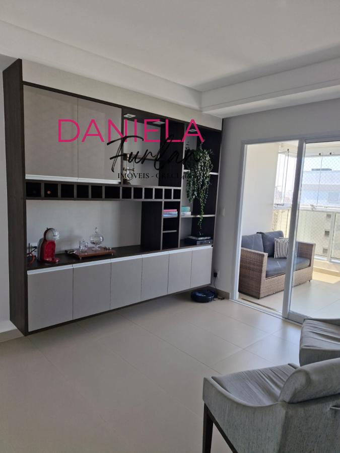 Apartamento à venda com 3 quartos, 167m² - Foto 2