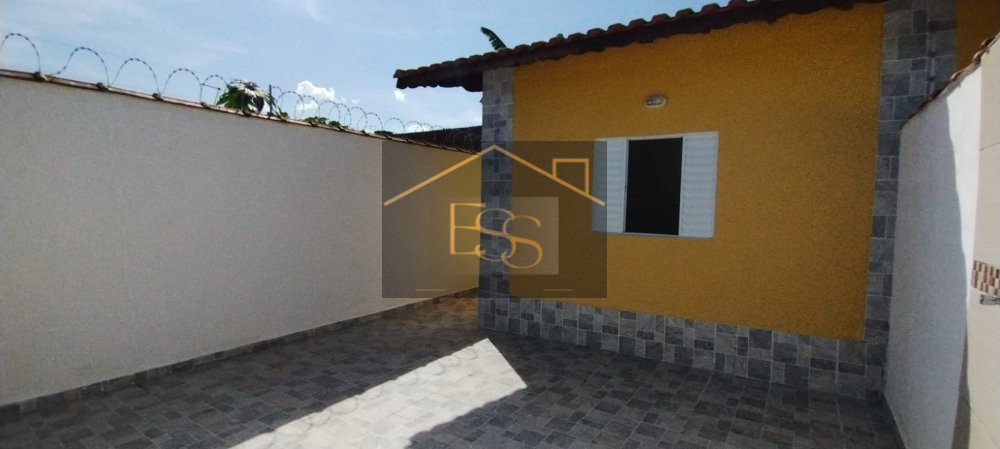 Casa à venda com 2 quartos, 60m² - Foto 2