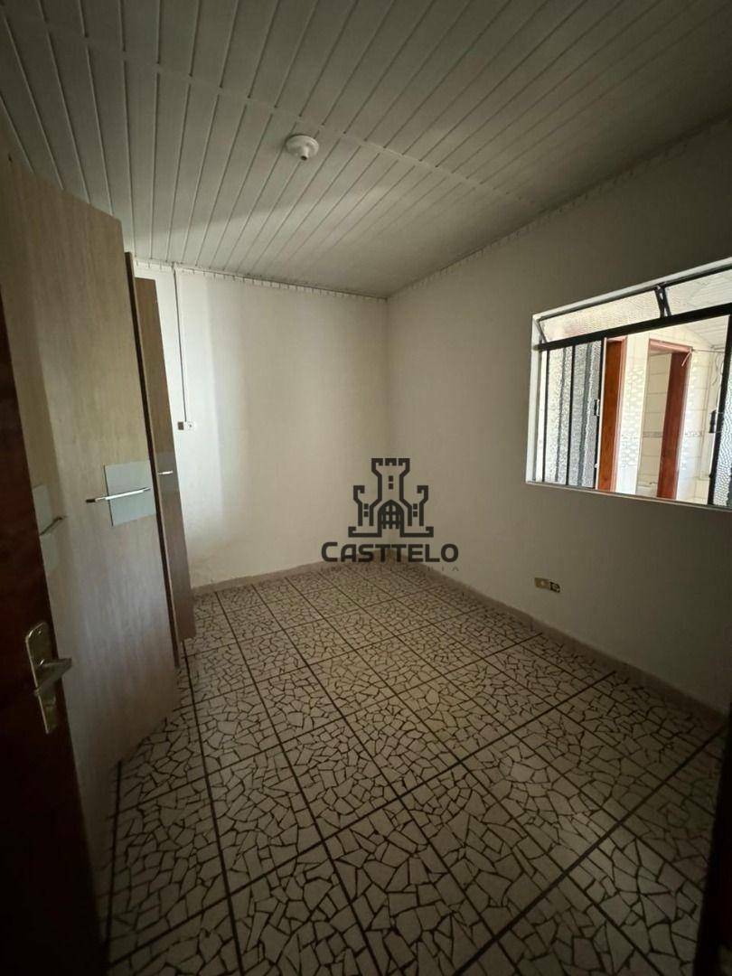 Casa à venda com 3 quartos, 90m² - Foto 11