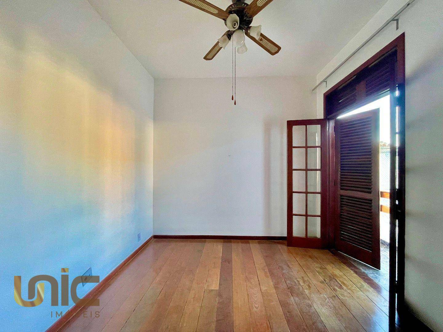 Casa de Condomínio à venda com 5 quartos, 212m² - Foto 18