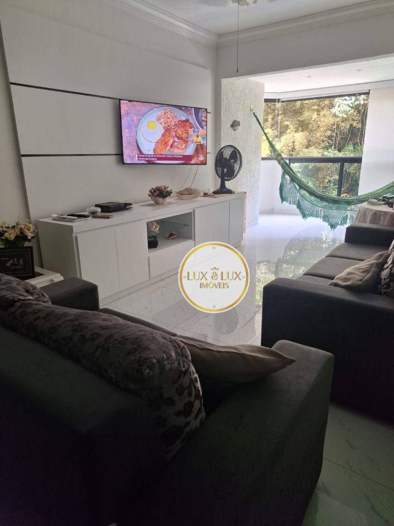 Apartamento para alugar com 3 quartos, 200m² - Foto 17