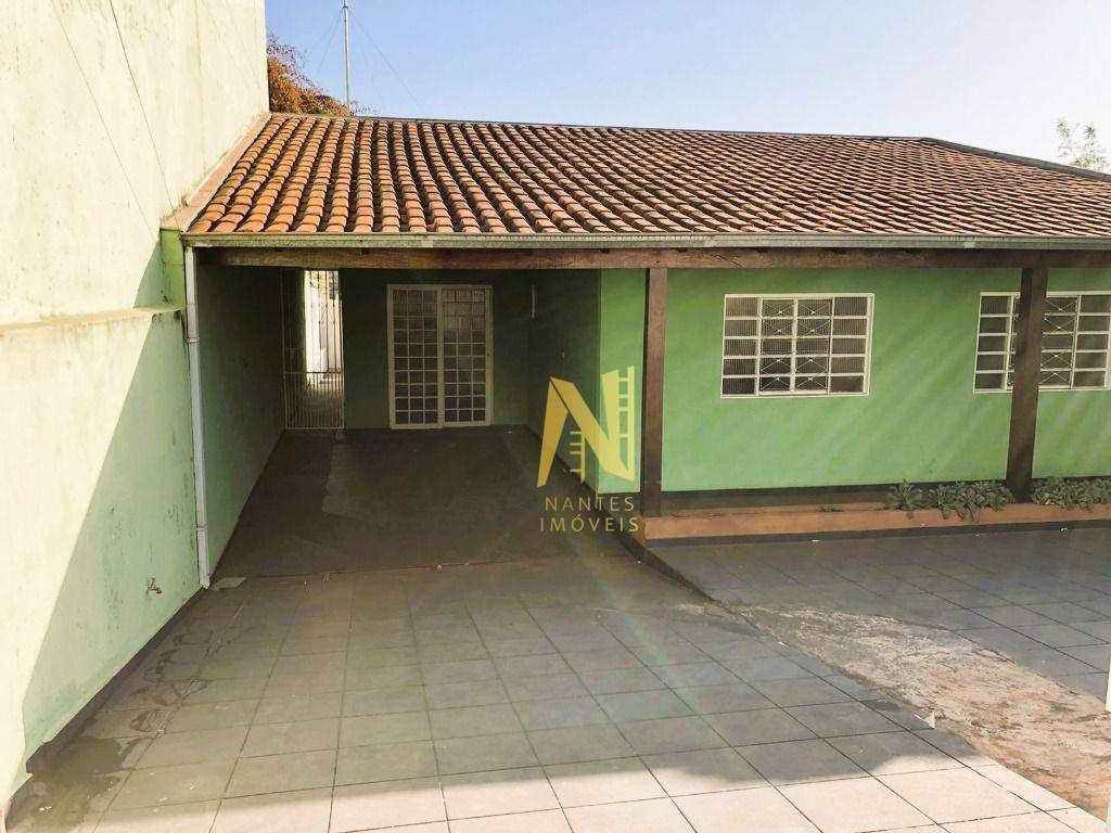 Casa à venda com 3 quartos, 100m² - Foto 1