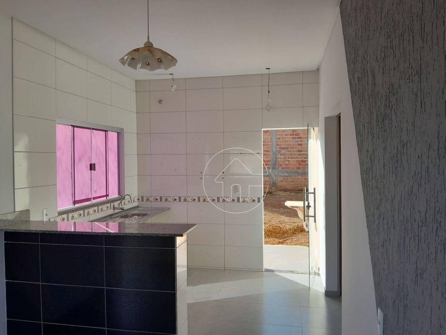 Casa à venda com 2 quartos, 42m² - Foto 4