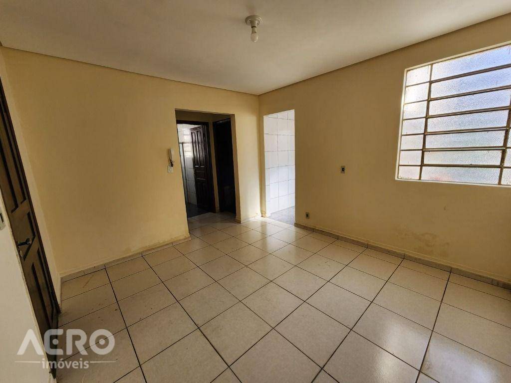 Casa à venda com 3 quartos, 196m² - Foto 13