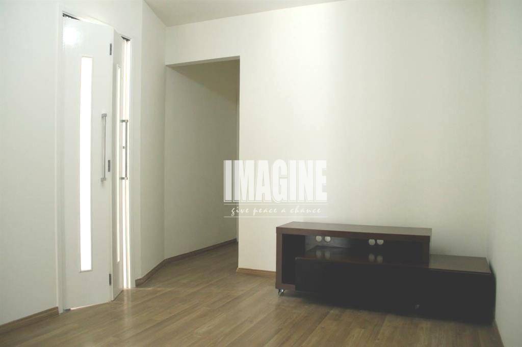 Apartamento à venda com 3 quartos, 45m² - Foto 2