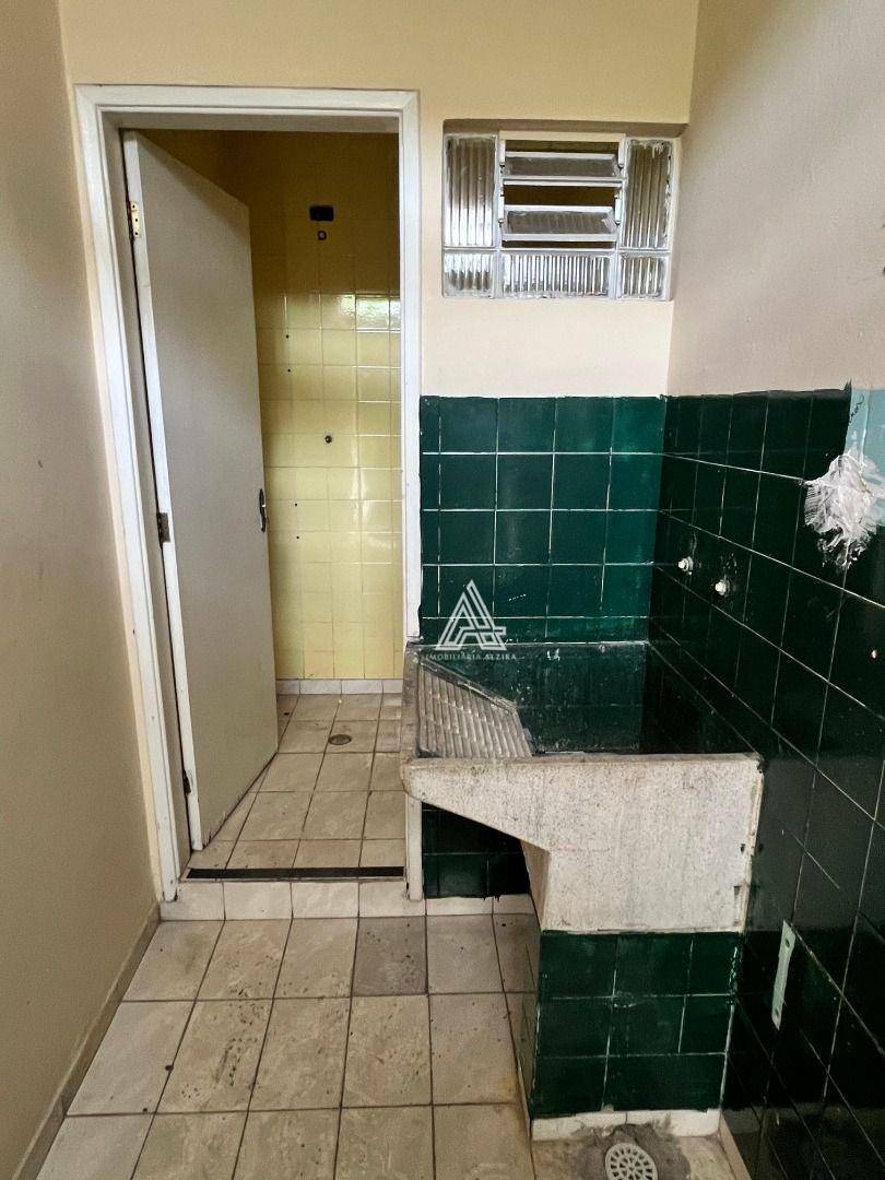 Sobrado à venda com 3 quartos, 250m² - Foto 52