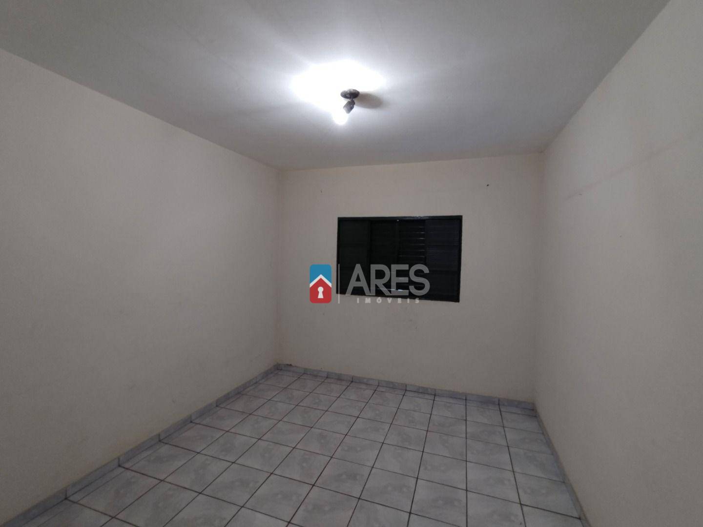 Casa à venda com 4 quartos, 300m² - Foto 4